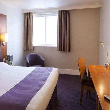 Premier Inn Premier Inn Sandhurst แซนด์เฮิร์ส ภายนอก รูปภาพ