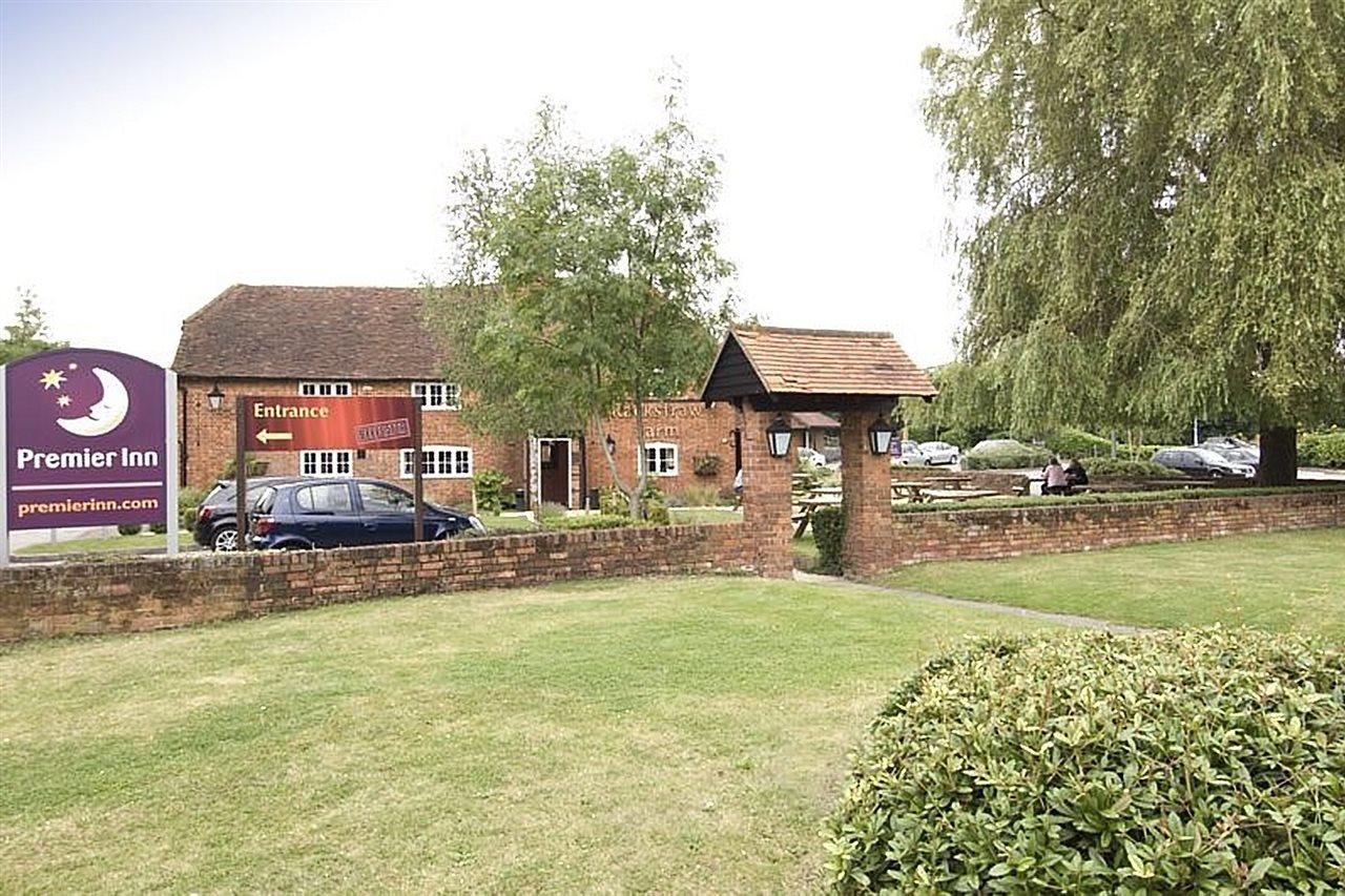 Premier Inn Premier Inn Sandhurst แซนด์เฮิร์ส ภายนอก รูปภาพ