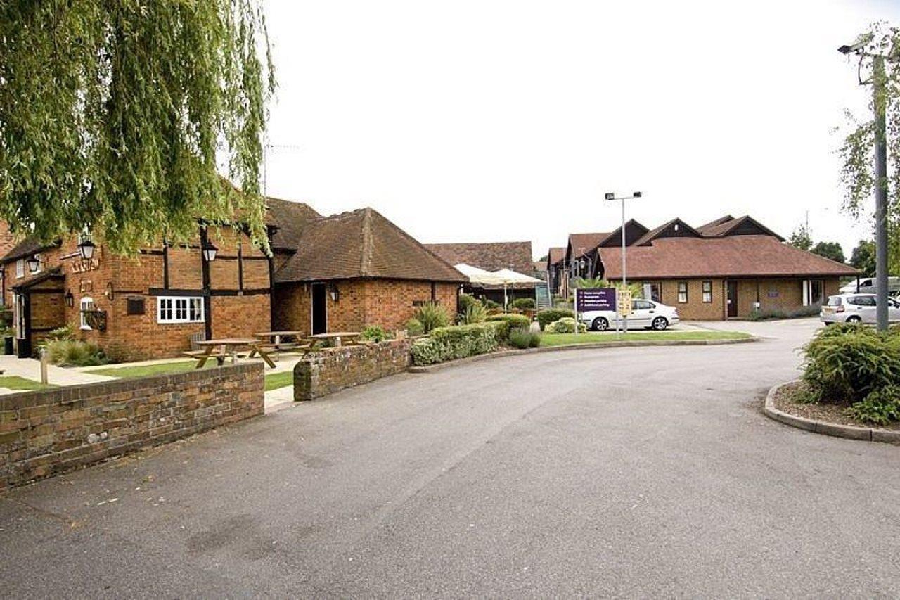 Premier Inn Premier Inn Sandhurst แซนด์เฮิร์ส ภายนอก รูปภาพ