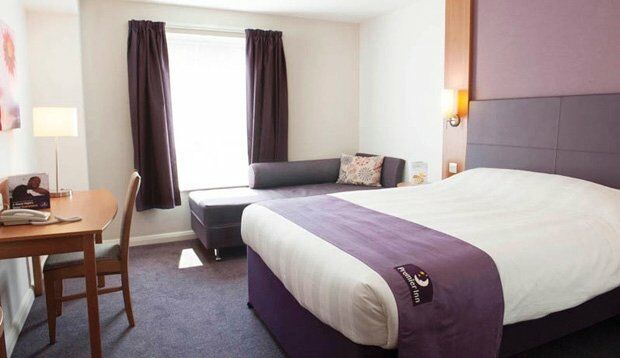 Premier Inn Premier Inn Sandhurst แซนด์เฮิร์ส ภายนอก รูปภาพ